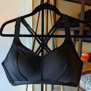 VS Victoria's Secret Maximum Hold Sports Bra